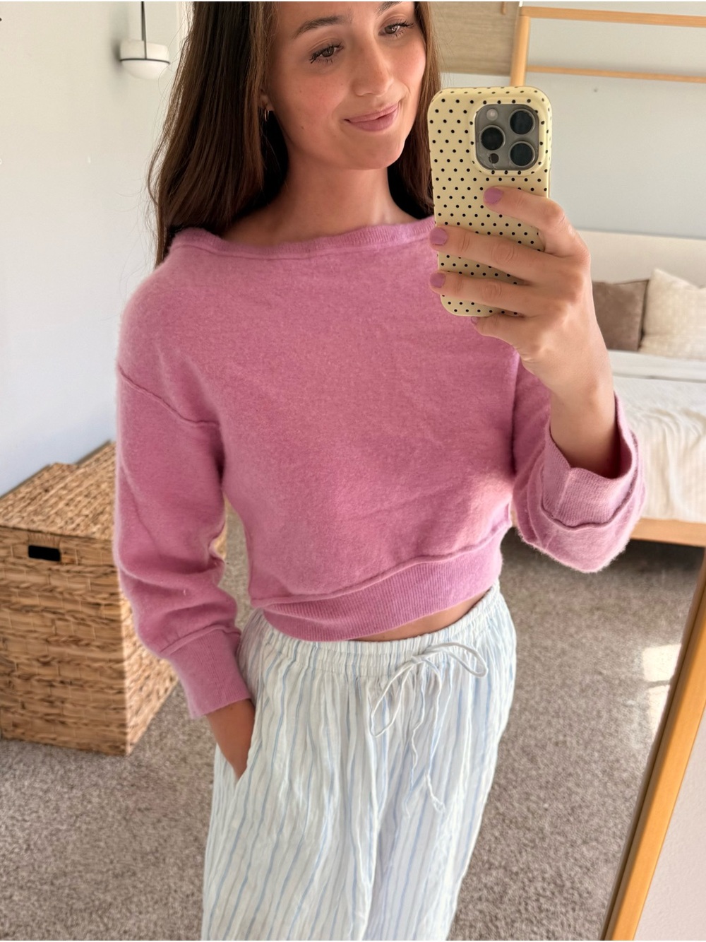 100% Cashmere Free People Reversible Boat/V Neck Sweater in Orchid Pink